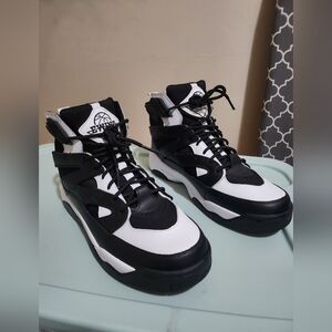 Ewing Image Black and White Sneakers. Men's 10.5